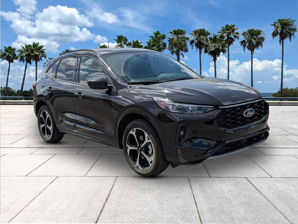 Certified 2025 Ford Escape ST-Line Elite AWD/4WD image 2