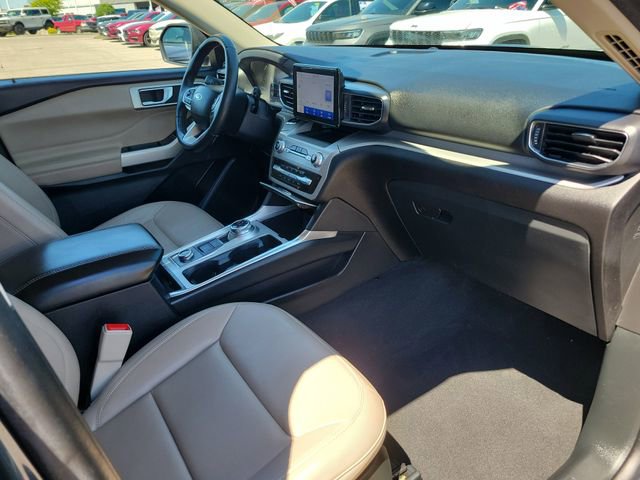 Certified 2022 Ford Explorer XLT w/ Equipment Group 202A AWD/4WD image 26