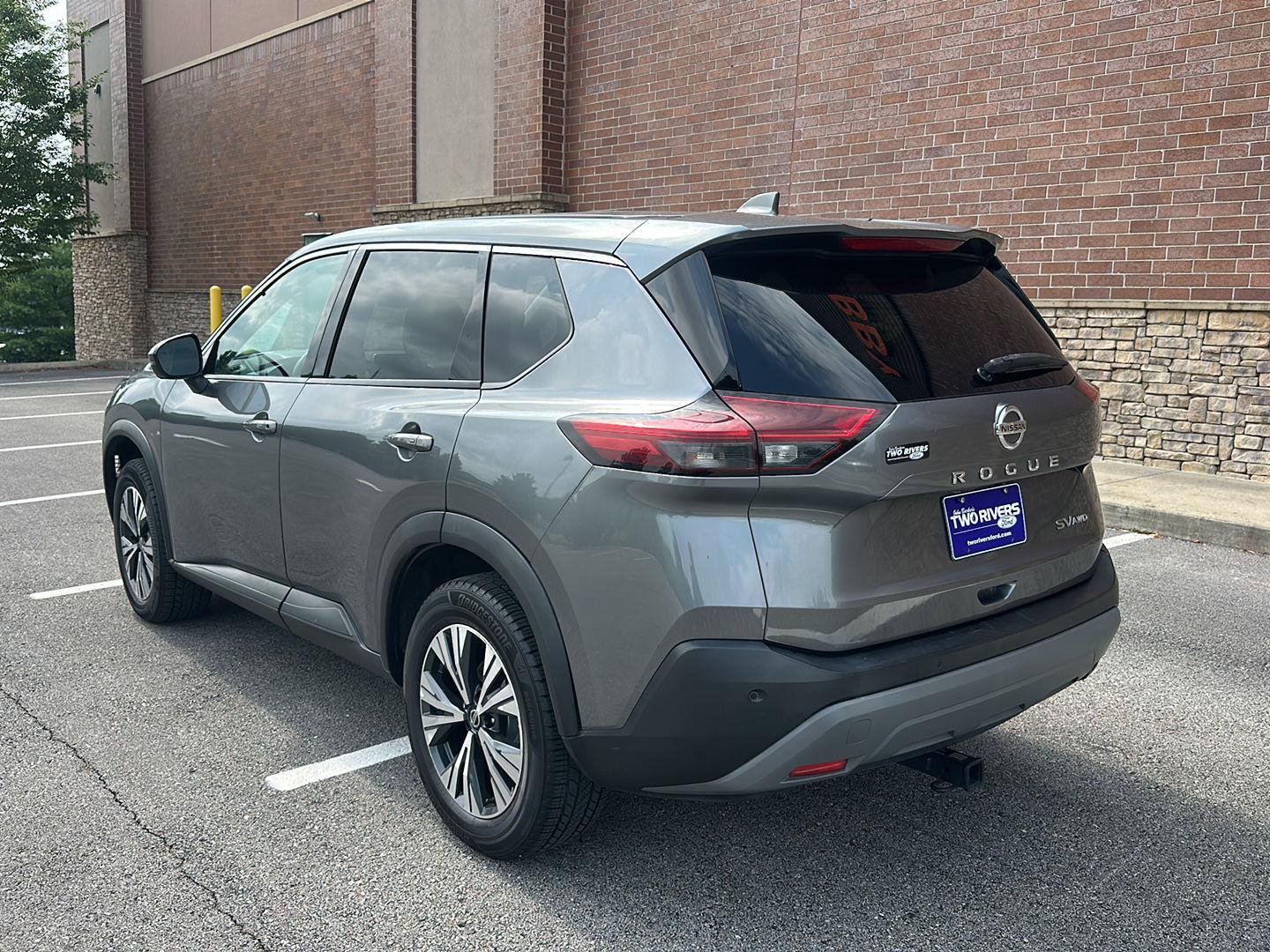 Used 2021 Nissan Rogue SV AWD/4WD image 3