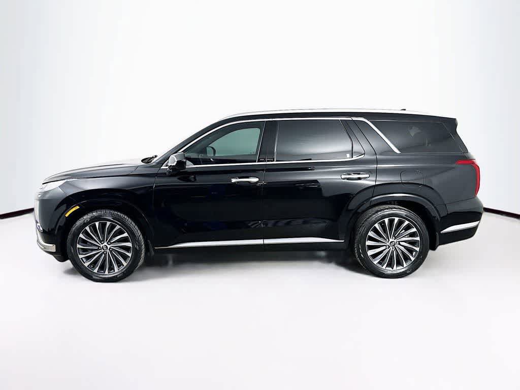 Used 2023 Hyundai Palisade Calligraphy FWD image 3