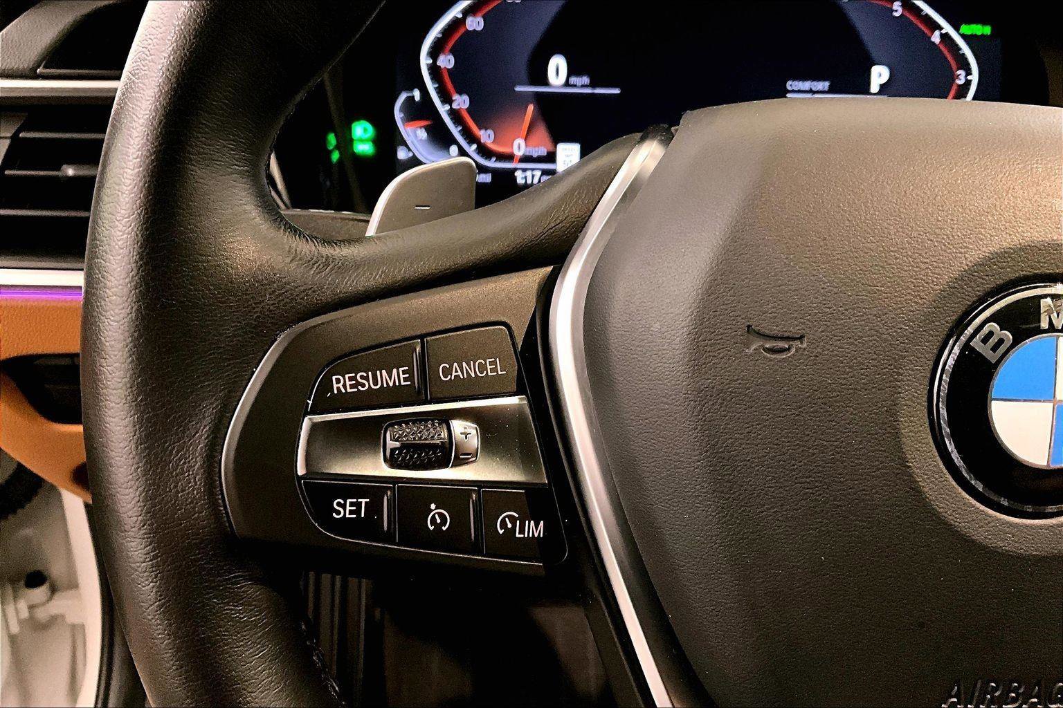 Used 2022 BMW 330i xDrive 330i xDrive w/ Driving Assistance Package image 17