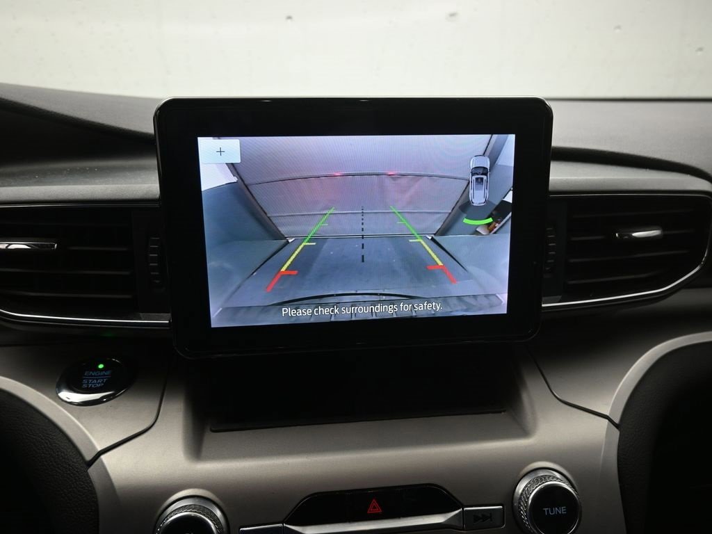 Certified 2021 Ford Explorer XLT w/ Equipment Group 202A image 3