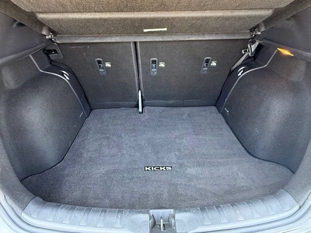 Used 2020 Nissan Kicks SR w/ SR Premium Package FWD image 16