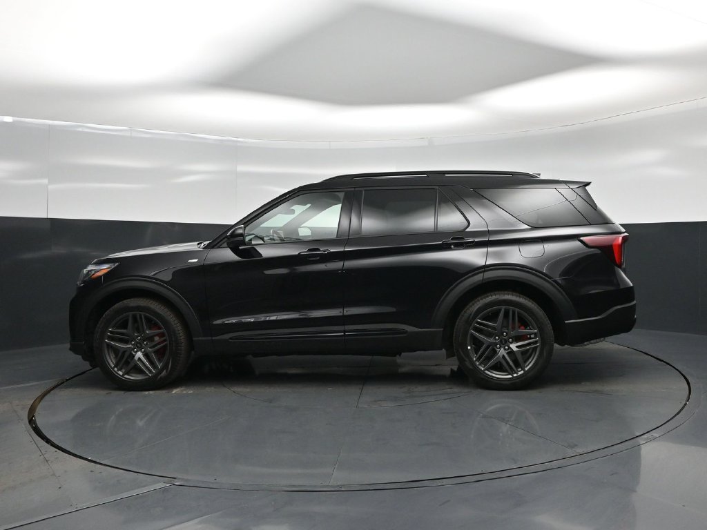 Certified 2026 Ford Explorer ST-Line w/ ST-Line Street Pack AWD/4WD image 27