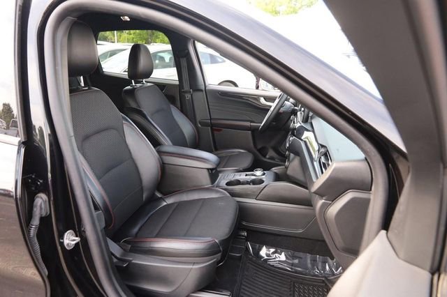 Certified 2025 Ford Escape ST-Line AWD/4WD image 25