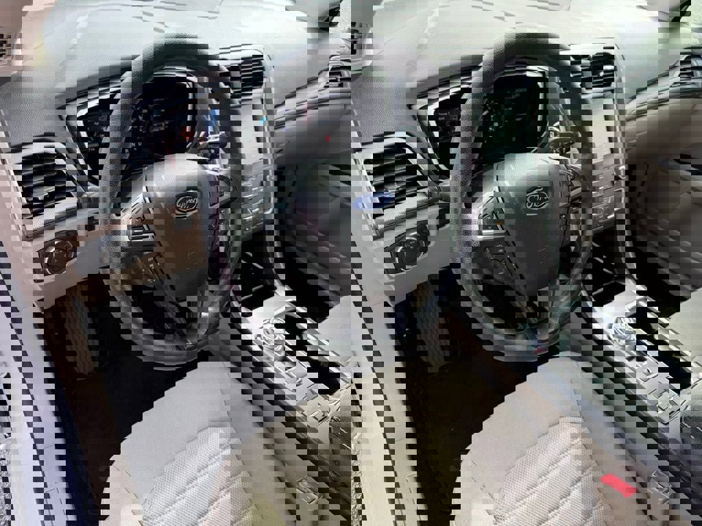 Certified 2020 Ford Fusion SE image 19