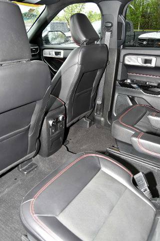 Certified 2023 Ford Explorer ST-Line w/ Class IV Trailer Tow Package AWD/4WD image 34