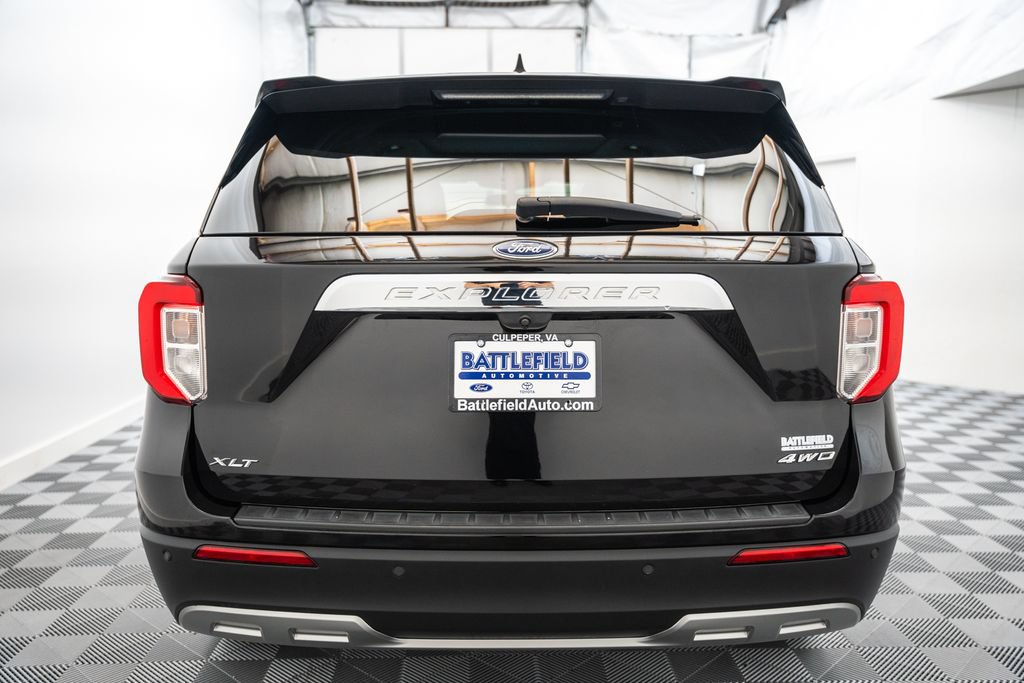 Certified 2023 Ford Explorer XLT w/ Equipment Group 202A AWD/4WD image 7