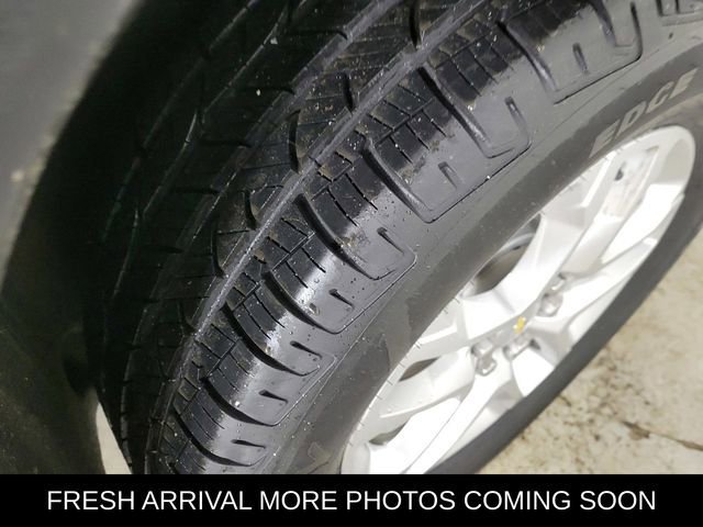 Used 2022 Chevrolet Traverse LS image 11