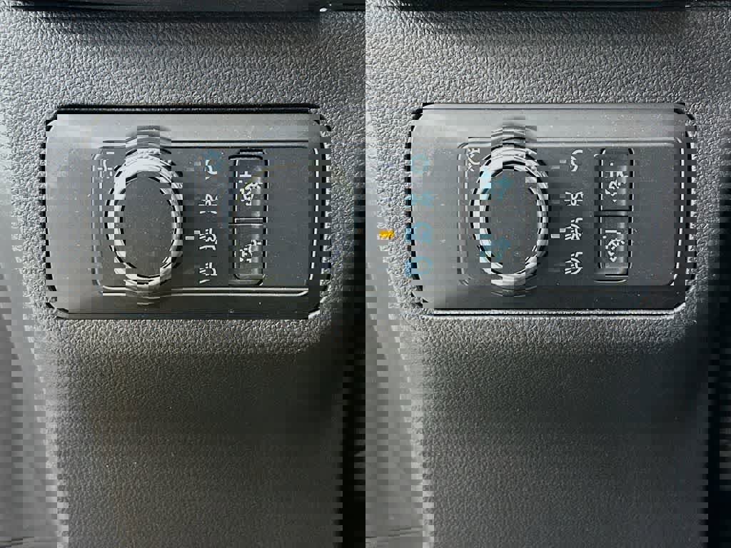 Certified 2020 Ford Escape SE image 27