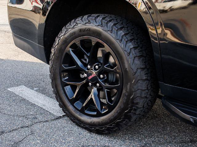Used 2023 GMC Yukon AT4 w/ Technology Package image 7