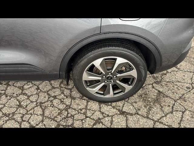Certified 2023 Ford Escape Platinum AWD/4WD image 27