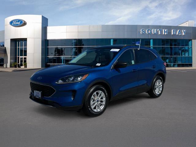 Certified 2022 Ford Escape SE w/ Cold Weather Package AWD/4WD image 1