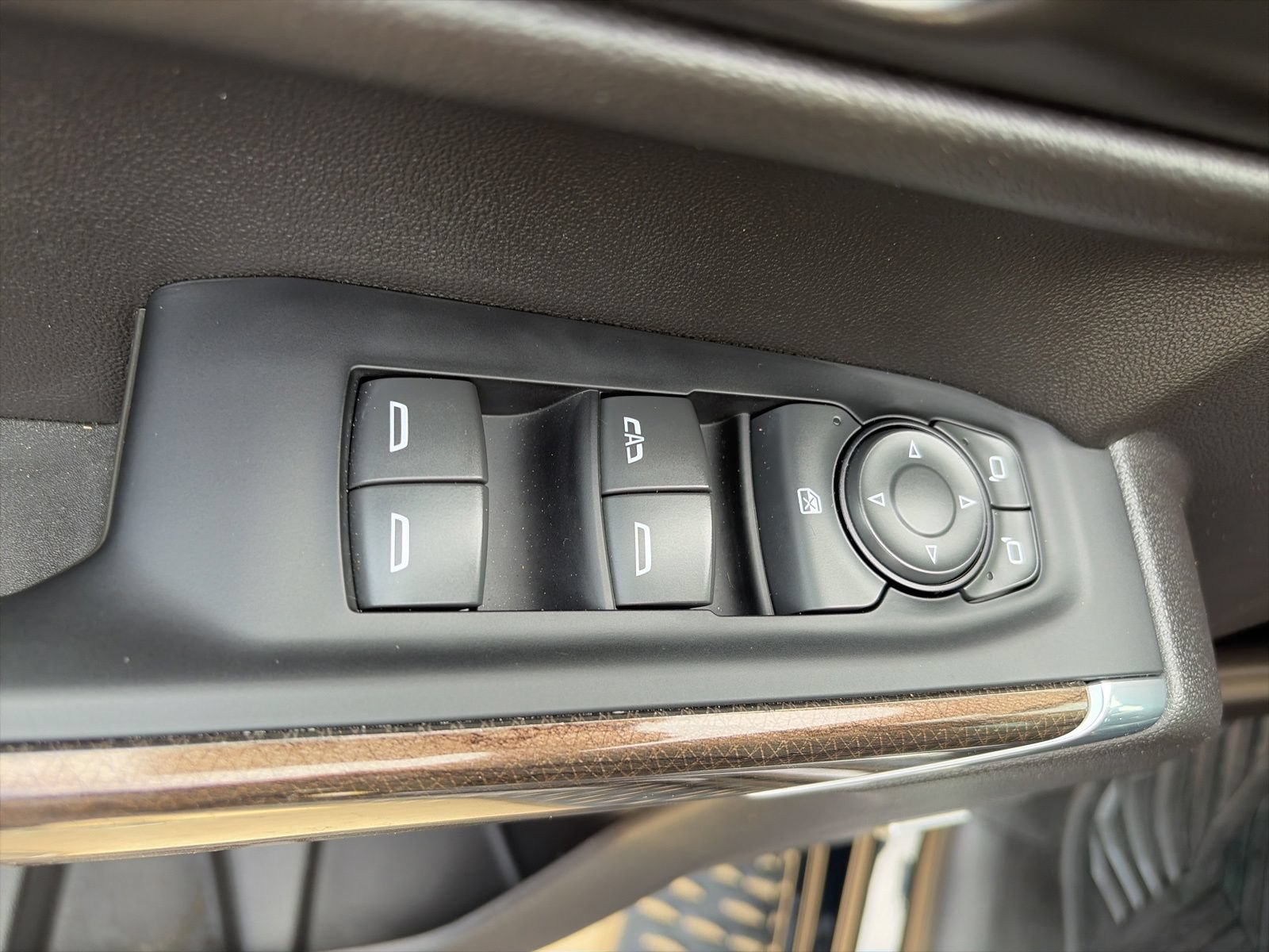 Used 2022 Chevrolet Silverado 1500 LT Trail Boss w/ LT Trail Boss Premium Package AWD/4WD image 14