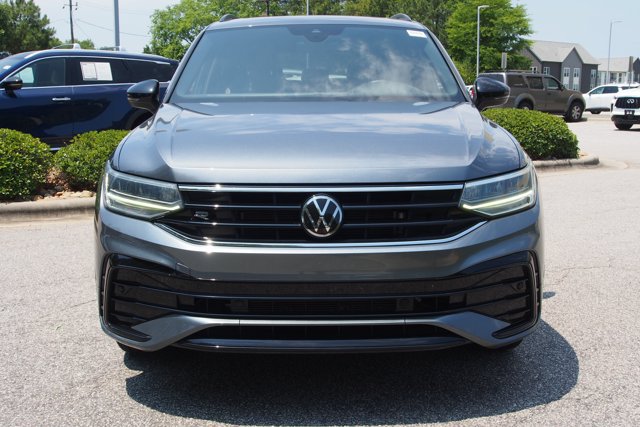 Used 2022 Volkswagen Tiguan SE R-Line AWD/4WD image 3