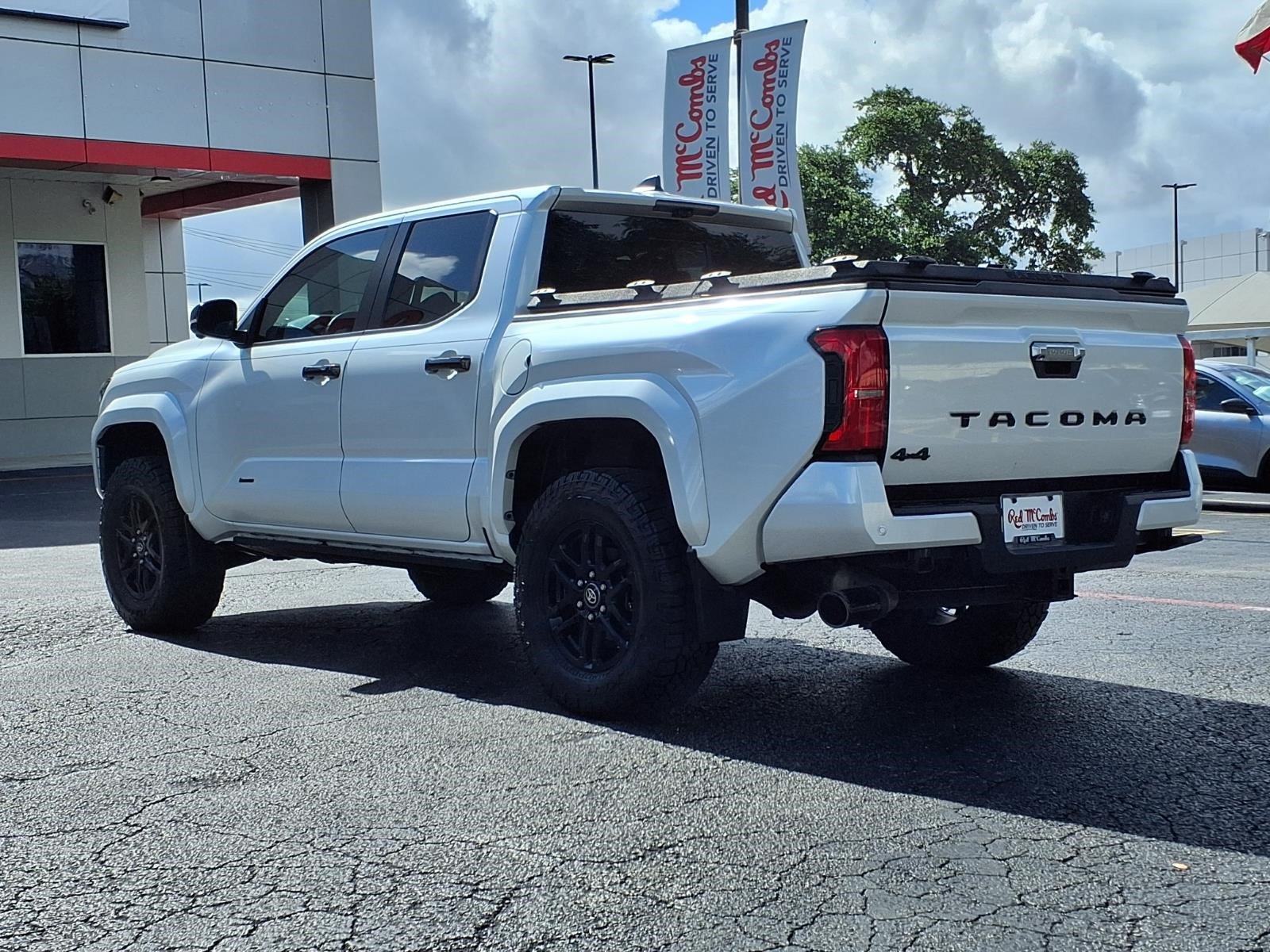 Used 2024 Toyota Tacoma Limited w/ Limited Package (LT) AWD/4WD image 8