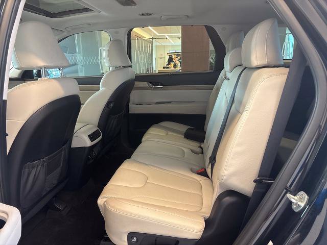 Used 2022 Hyundai Palisade SEL w/ 8P Bench Seat Package FWD image 12