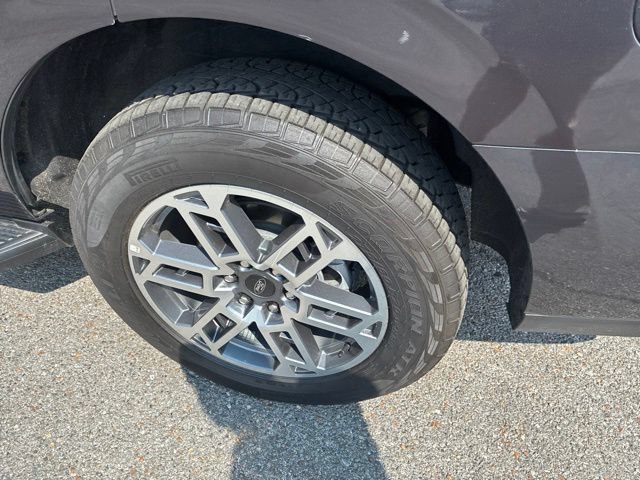 Certified 2025 Ford Expedition Active AWD/4WD image 39