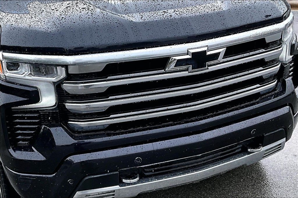 Used 2024 Chevrolet Silverado 1500 High Country w/ High Country Premium Package AWD/4WD image 30