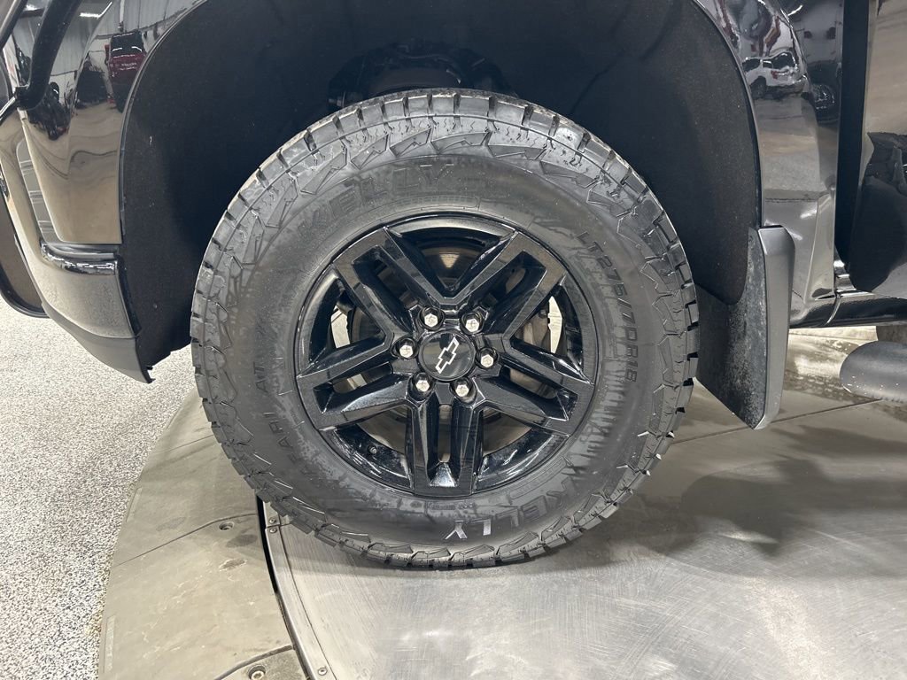 Used 2020 Chevrolet Silverado 1500 LT Trail Boss w/ Midnight Edition image 26