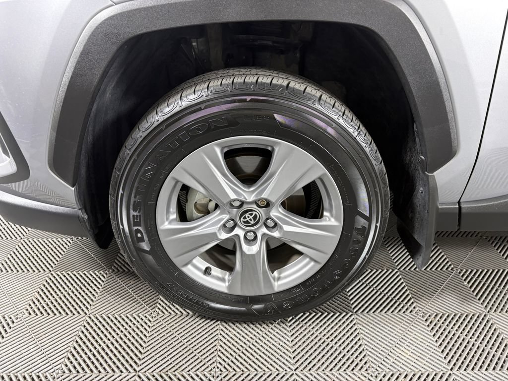 Used 2024 Toyota RAV4 XLE w/ Convenience Package AWD/4WD image 11
