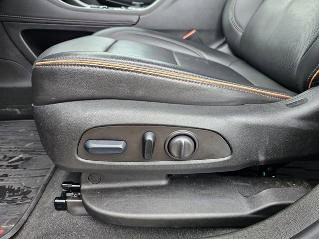 Used 2023 GMC Acadia AT4 w/ Technology Package image 14