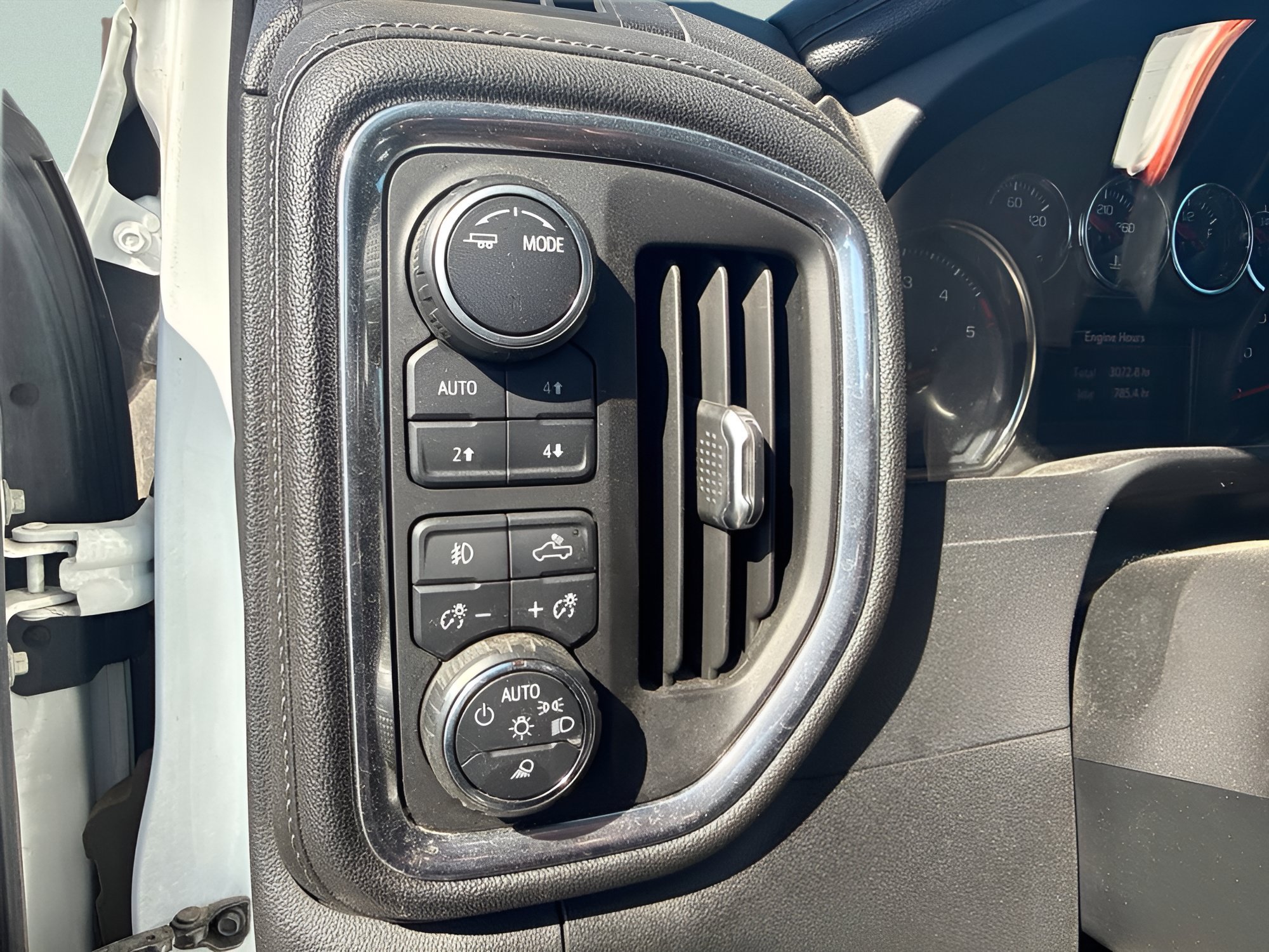 Used 2020 Chevrolet Silverado 3500 LTZ w/ LTZ Convenience Package AWD/4WD image 26
