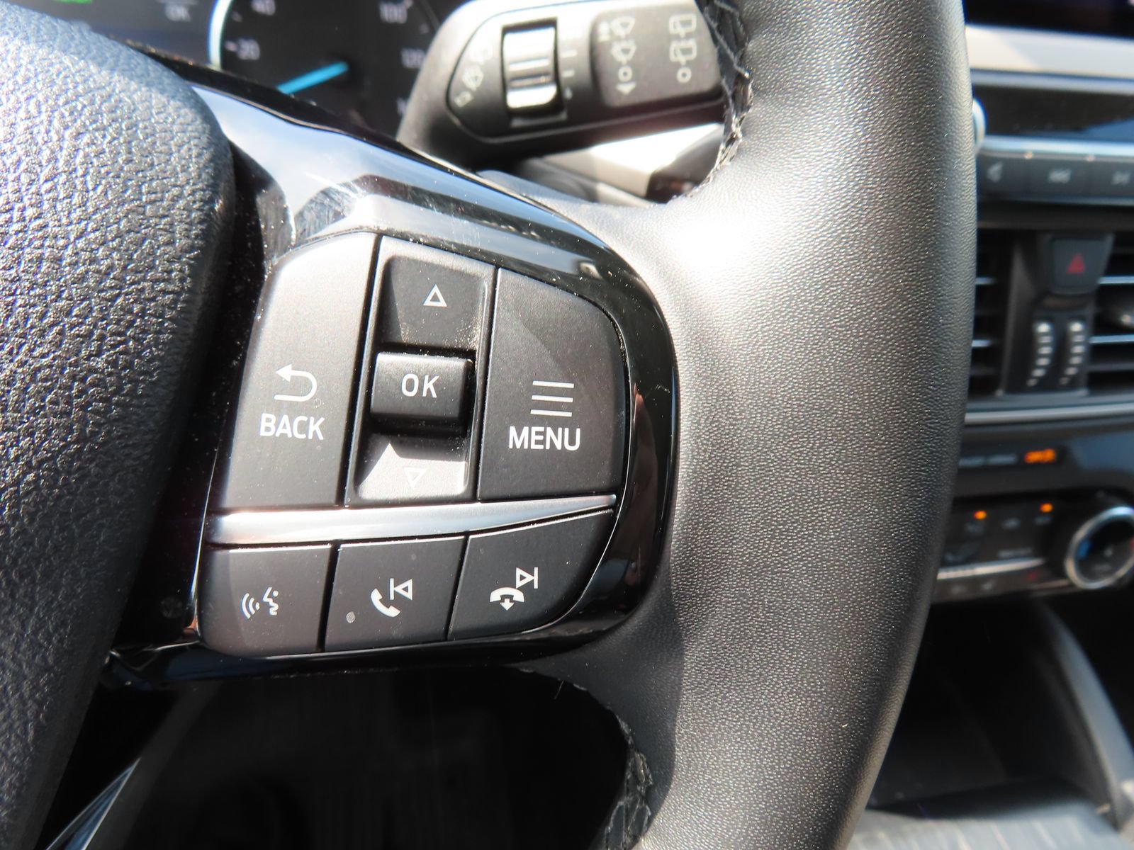 Certified 2022 Ford Escape SE w/ Convenience Package FWD image 19