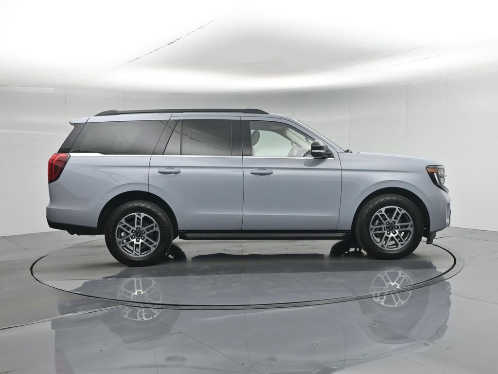 Certified 2025 Ford Expedition Active AWD/4WD image 7