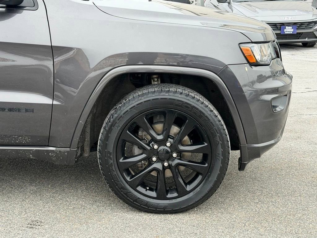 Used 2018 Jeep Grand Cherokee Altitude image 22