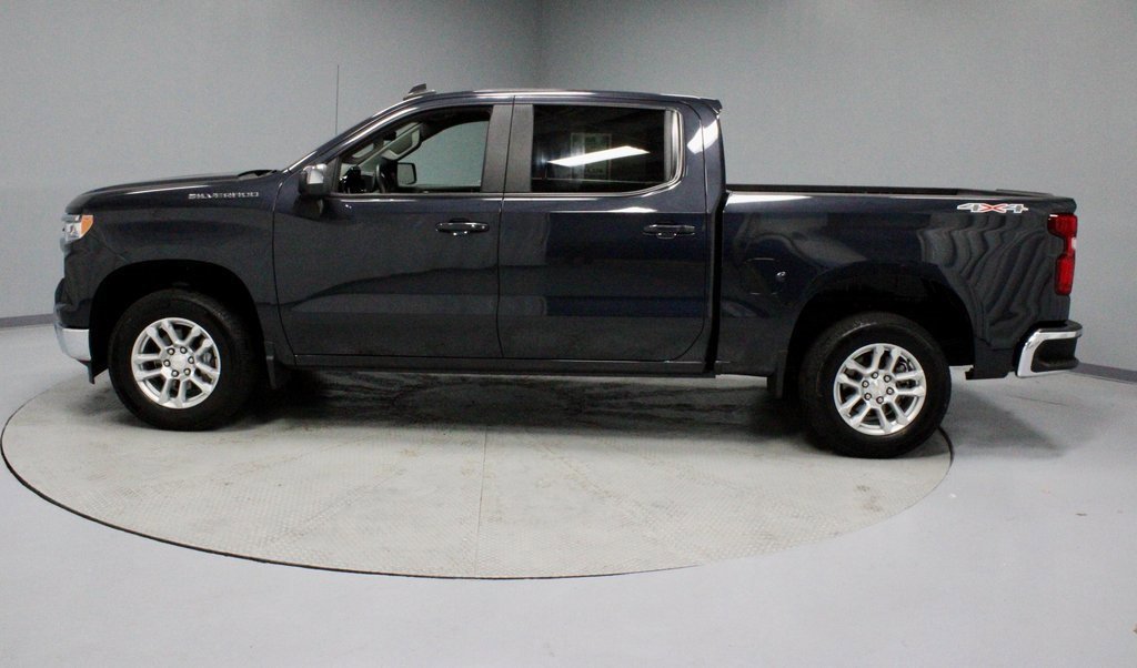 Used 2024 Chevrolet Silverado 1500 LT image 2