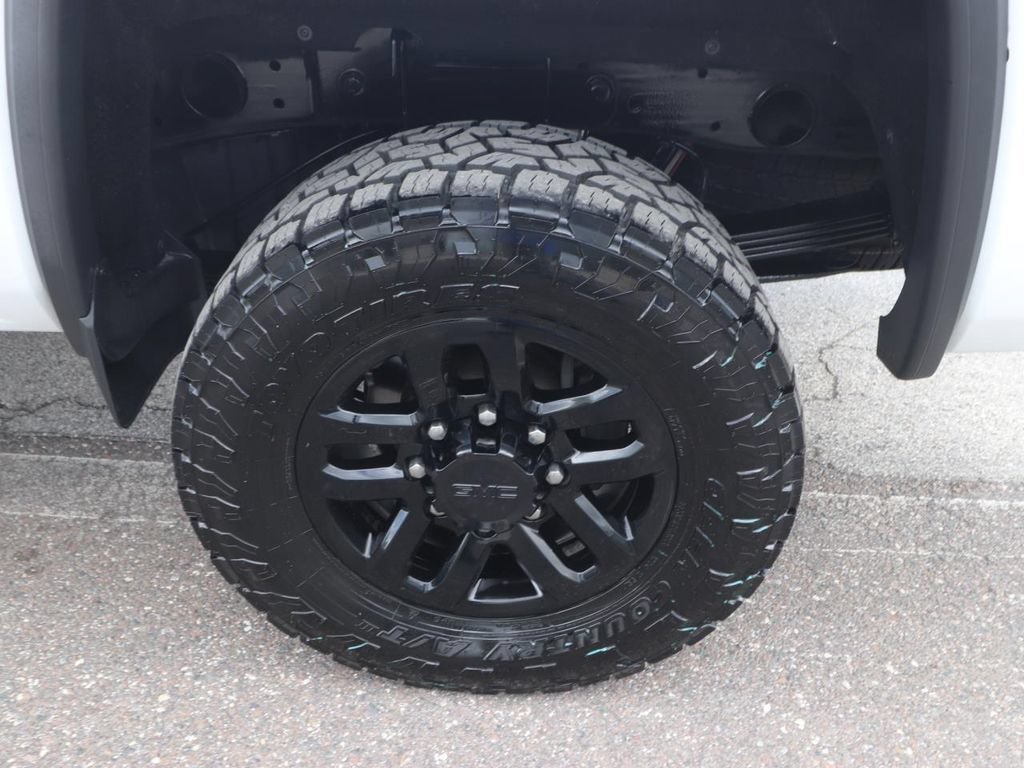 Used 2017 GMC Sierra 2500 SLT w/ All Terrain X HD Package AWD/4WD image 12