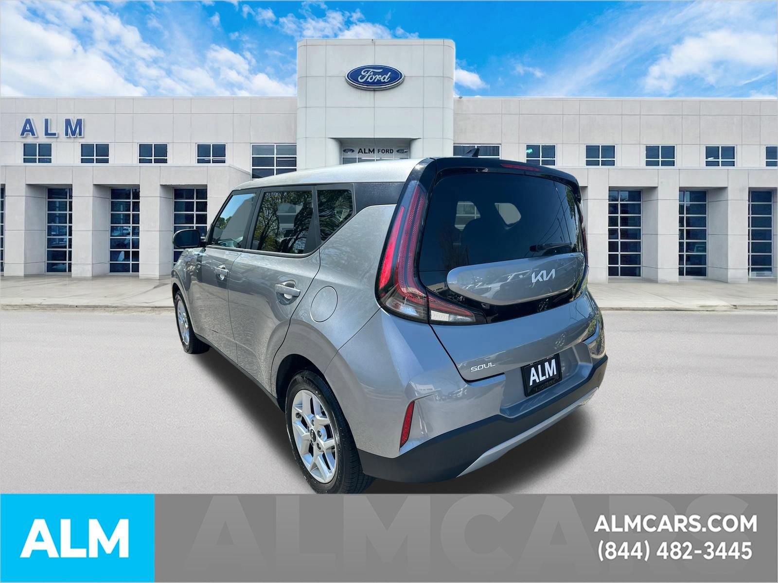 Used 2025 Kia Soul LX w/ LX Technology Package FWD image 8