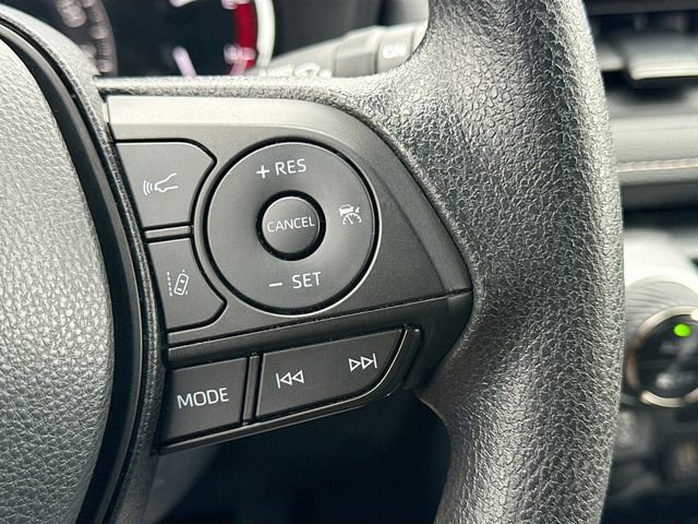 Used 2025 Toyota RAV4 XLE image 40