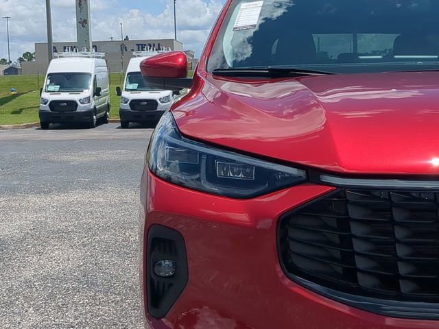 Certified 2025 Ford Escape SE w/ PHEV Premium Package FWD image 10