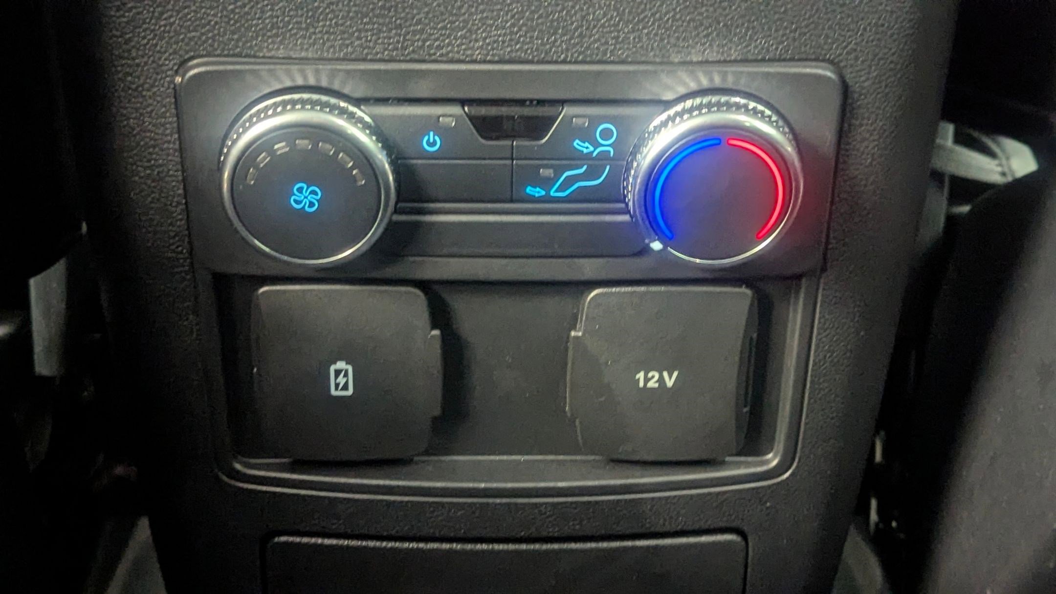 Certified 2022 Ford Explorer XLT w/ Equipment Group 202A image 22