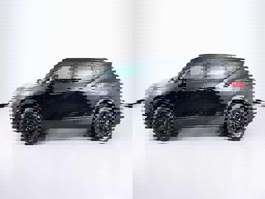 Used 2023 Chevrolet Blazer LT w/ Convenience Package image 2