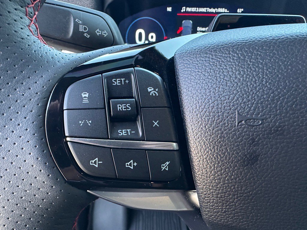 Certified 2025 Ford Explorer ST-Line image 21