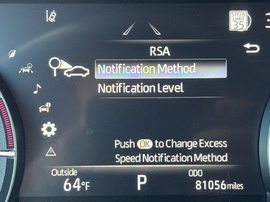 Used 2021 Toyota Highlander XLE AWD/4WD image 38