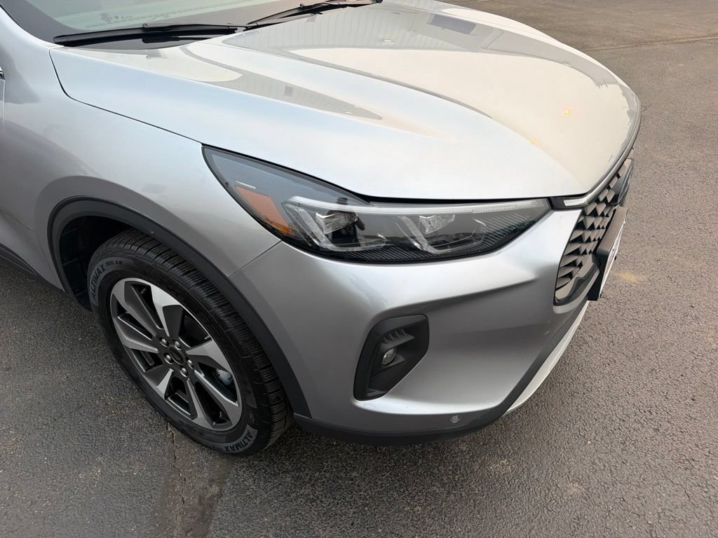 Certified 2024 Ford Escape Platinum AWD/4WD image 14