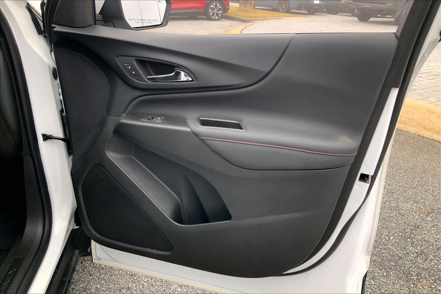 Used 2023 Chevrolet Equinox RS FWD image 22