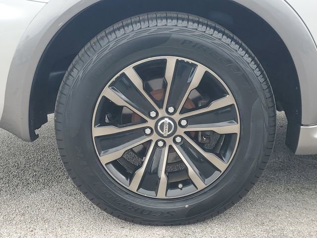 Used 2017 Nissan Armada Platinum w/ Interior Lighting Package image 6