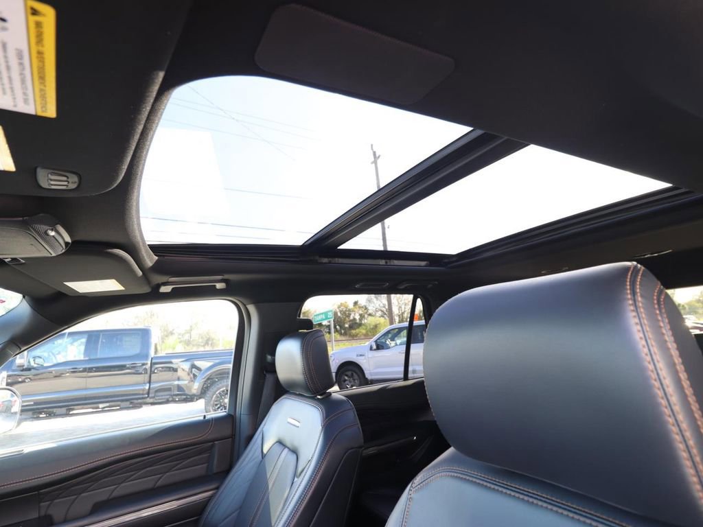 Certified 2024 Ford Expedition Platinum image 10