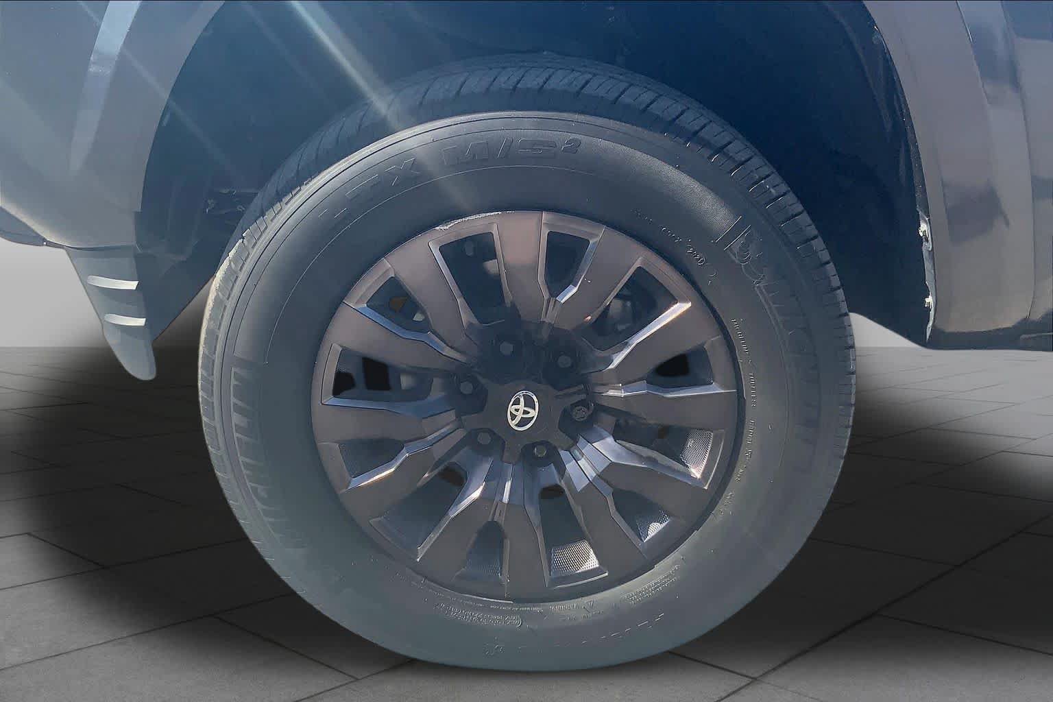 Used 2021 Toyota Tacoma Limited w/ Nightshade Package AWD/4WD image 11