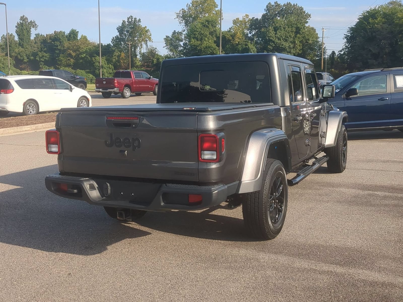 Used 2021 Jeep Gladiator Sport AWD/4WD image 3