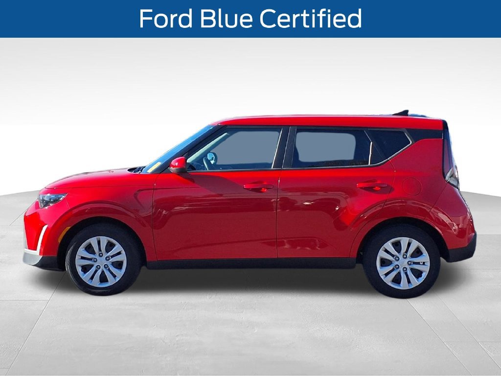 Used 2024 Kia Soul LX FWD image 2