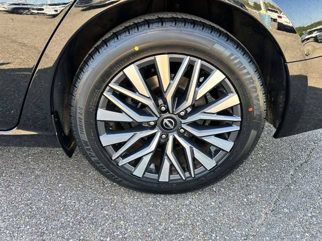 Used 2025 Nissan Altima 2.5 SV FWD image 3