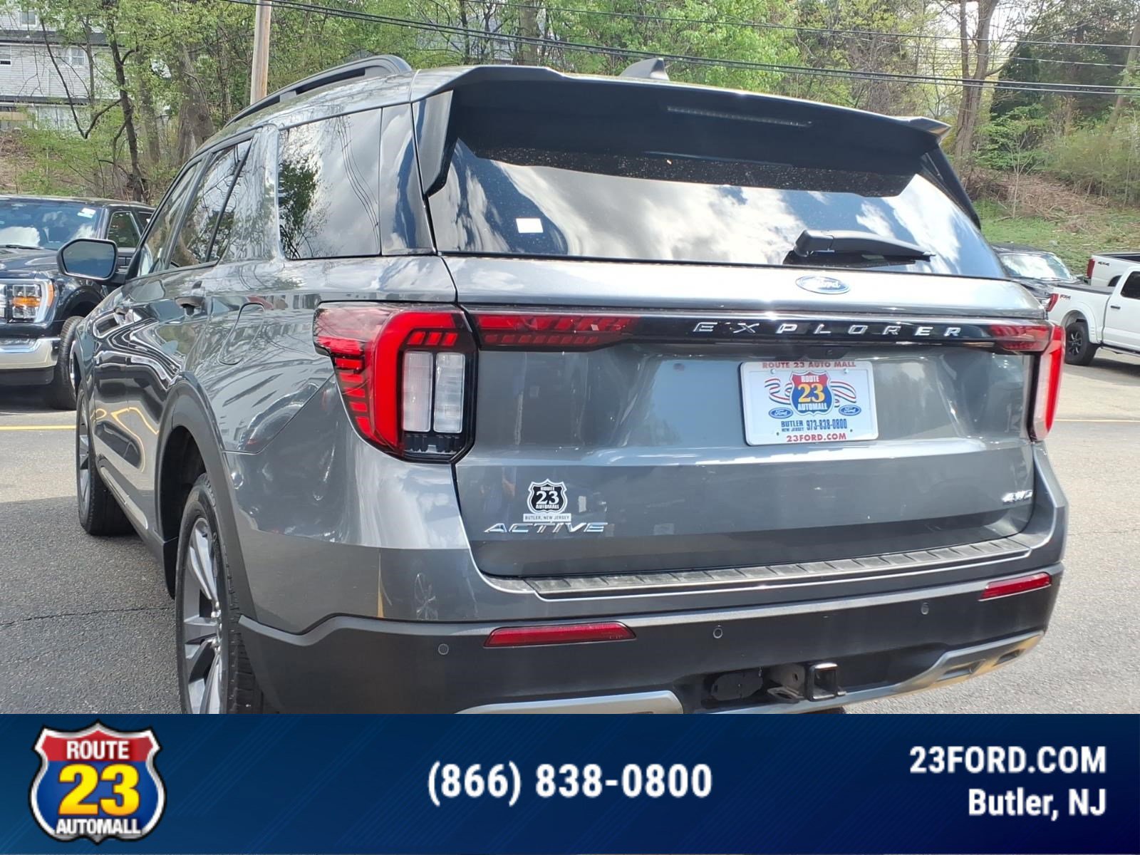 Certified 2025 Ford Explorer Active w/ Active Comfort Package AWD/4WD image 3