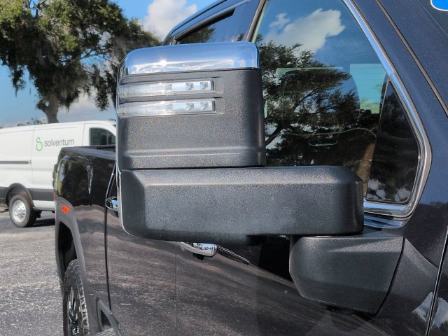 Used 2025 GMC Sierra 2500 Denali Ultimate AWD/4WD image 12