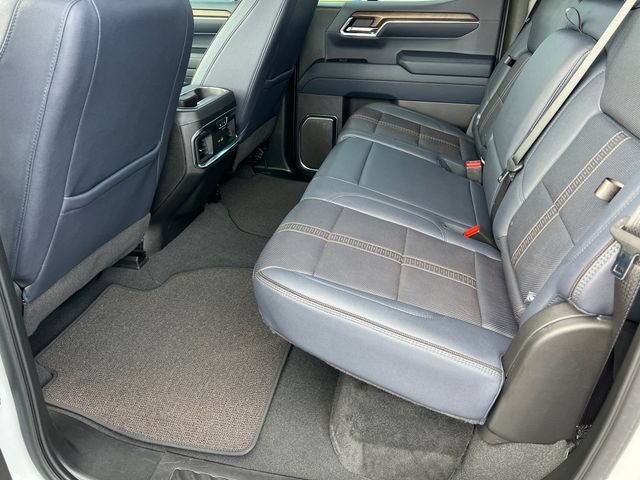 Used 2024 Chevrolet Silverado 1500 High Country w/ Technology Package AWD/4WD image 24